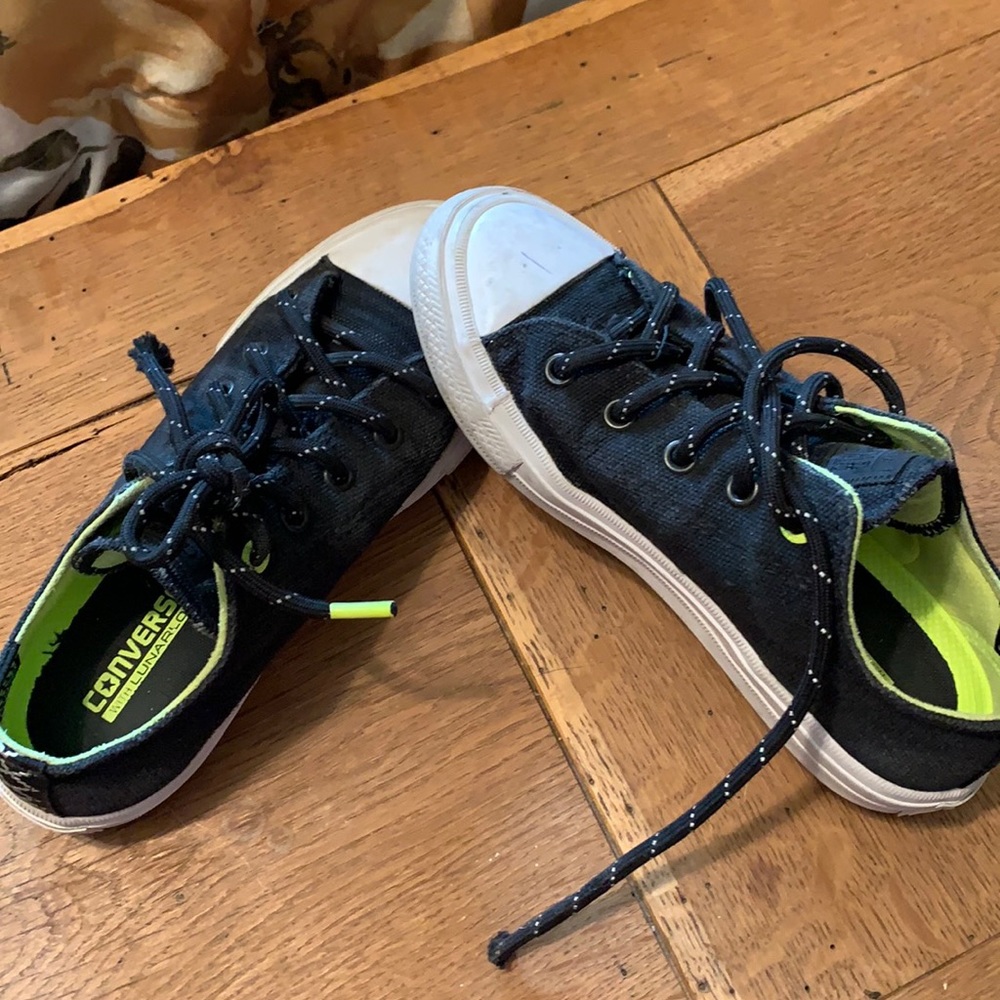 Converse kid shoes!